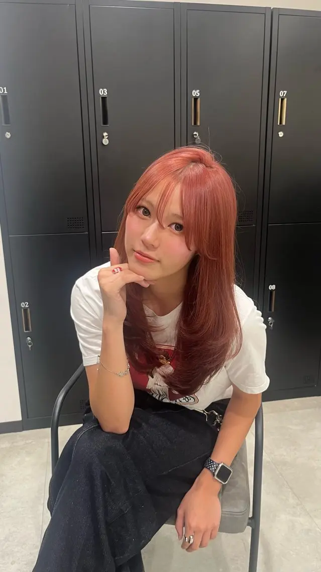 ロング レイヤーカット ヘアカラー トリートメント ciate MOEのヘアスタイル