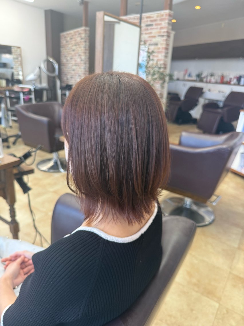 ミディアム カラー ボブレイヤー ブラウンカラー ボブ レイヤーカット カット ヘアカラー 上村華女 髪質改善カラーのヘアスタイル