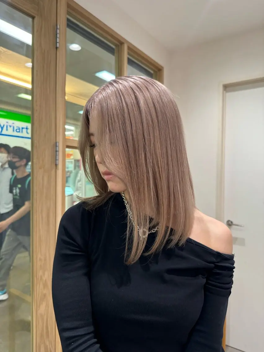 ミディアム ヘアカラー 💛ブリーチカラー /ブリーチ縮毛💛のヘアスタイル