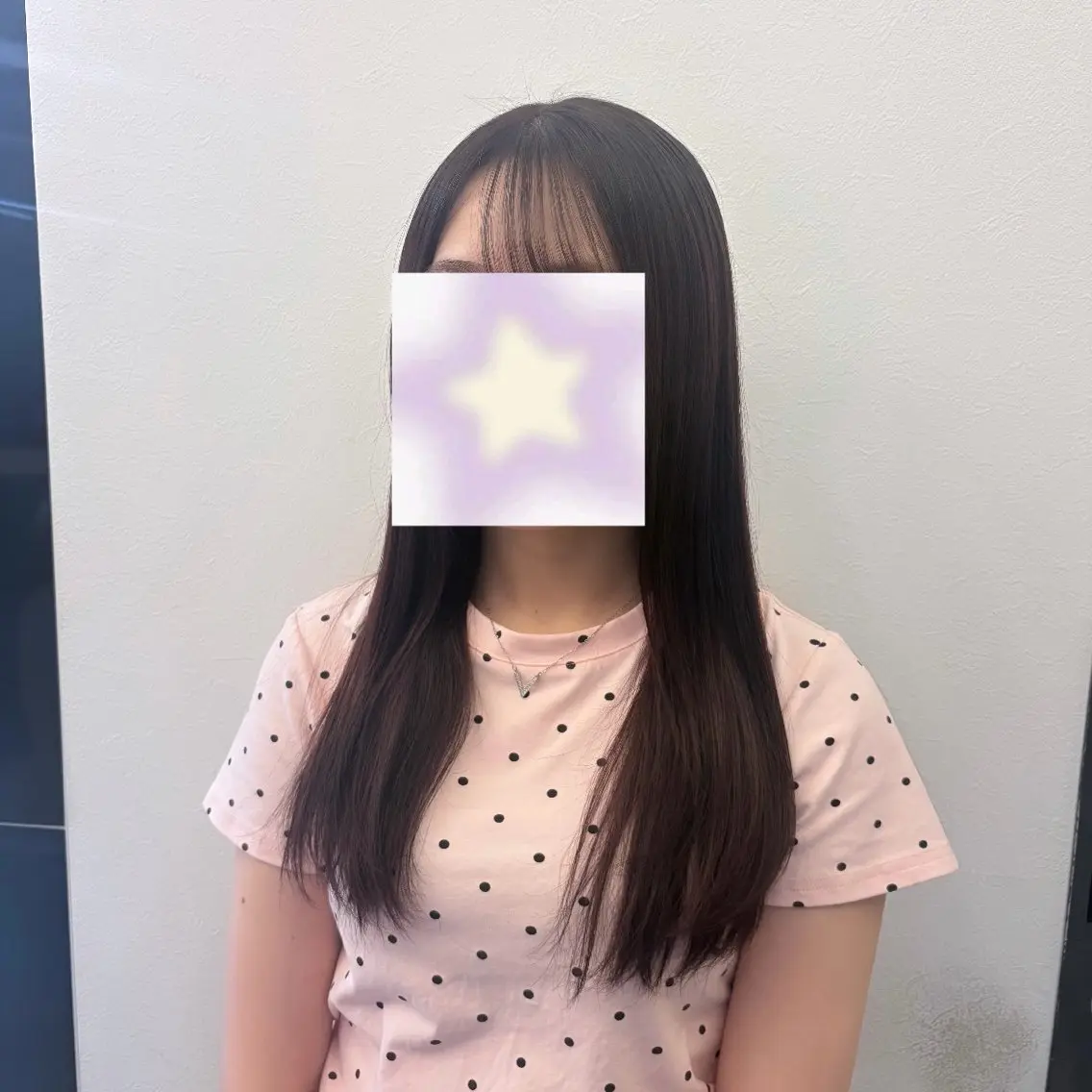 カラー 岡田 莉奈のヘアスタイル