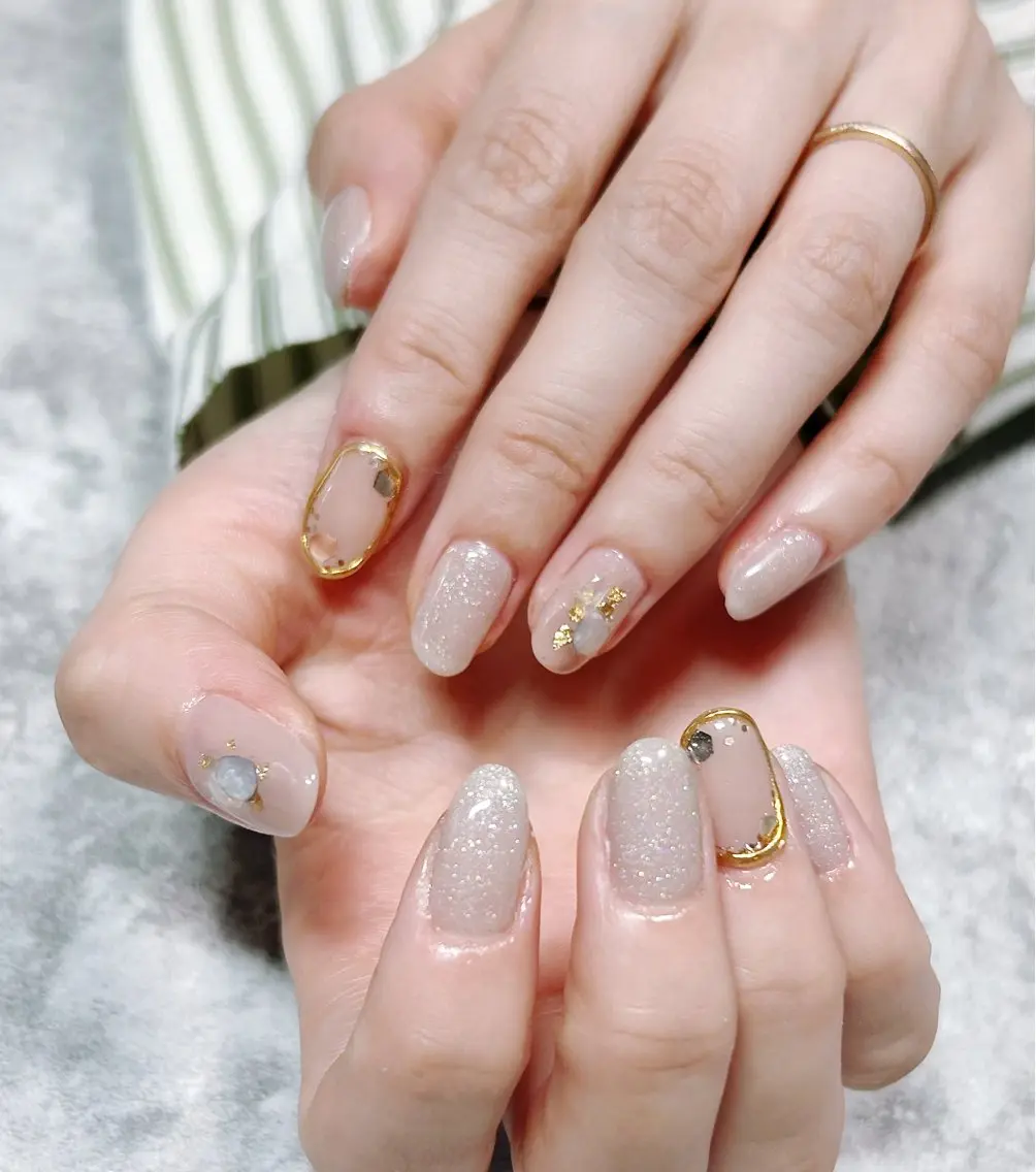 ネイル アートネイル オーロラネイル カジュアル フラッシュネイル フットネイル ハンドネイル ハンドケア Nanala. LUNAのネイルデザイン