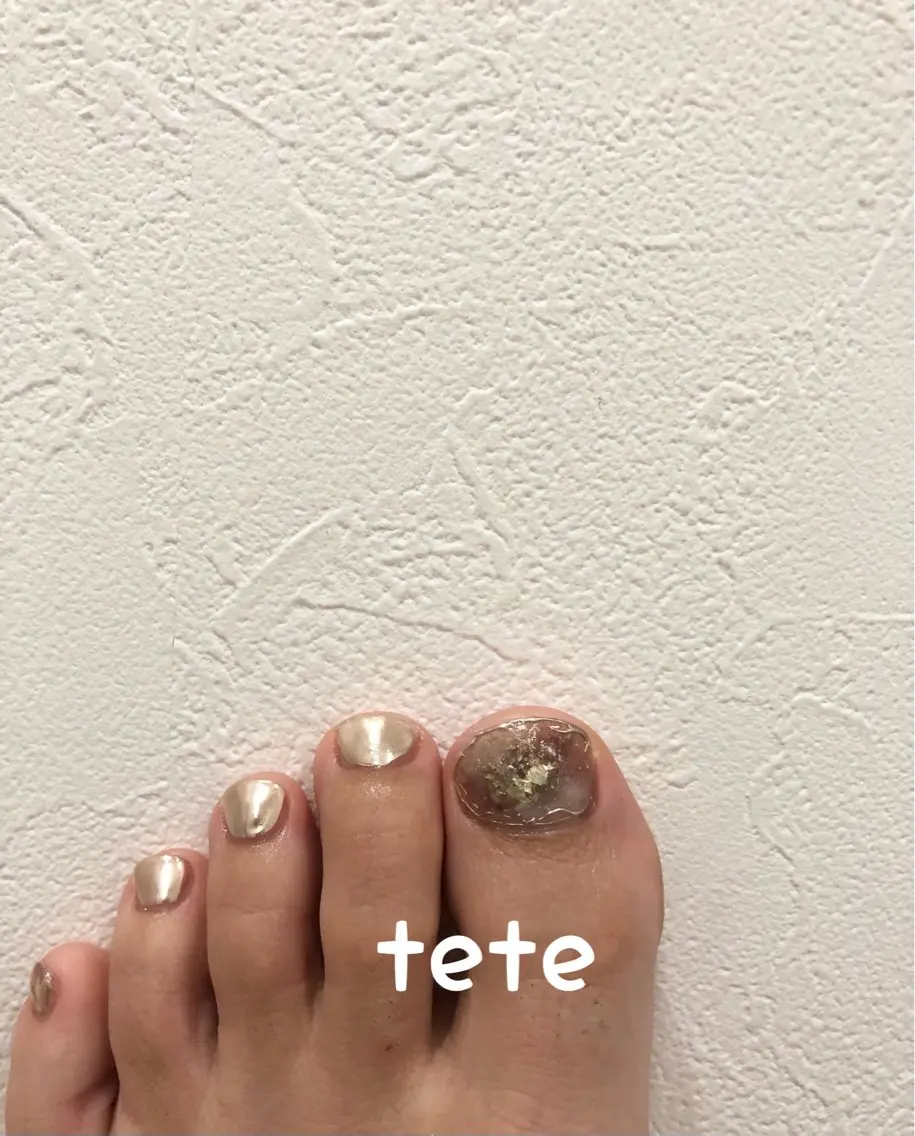 ネイル ミラーネイル ニュアンスネイル tete __のネイルデザイン