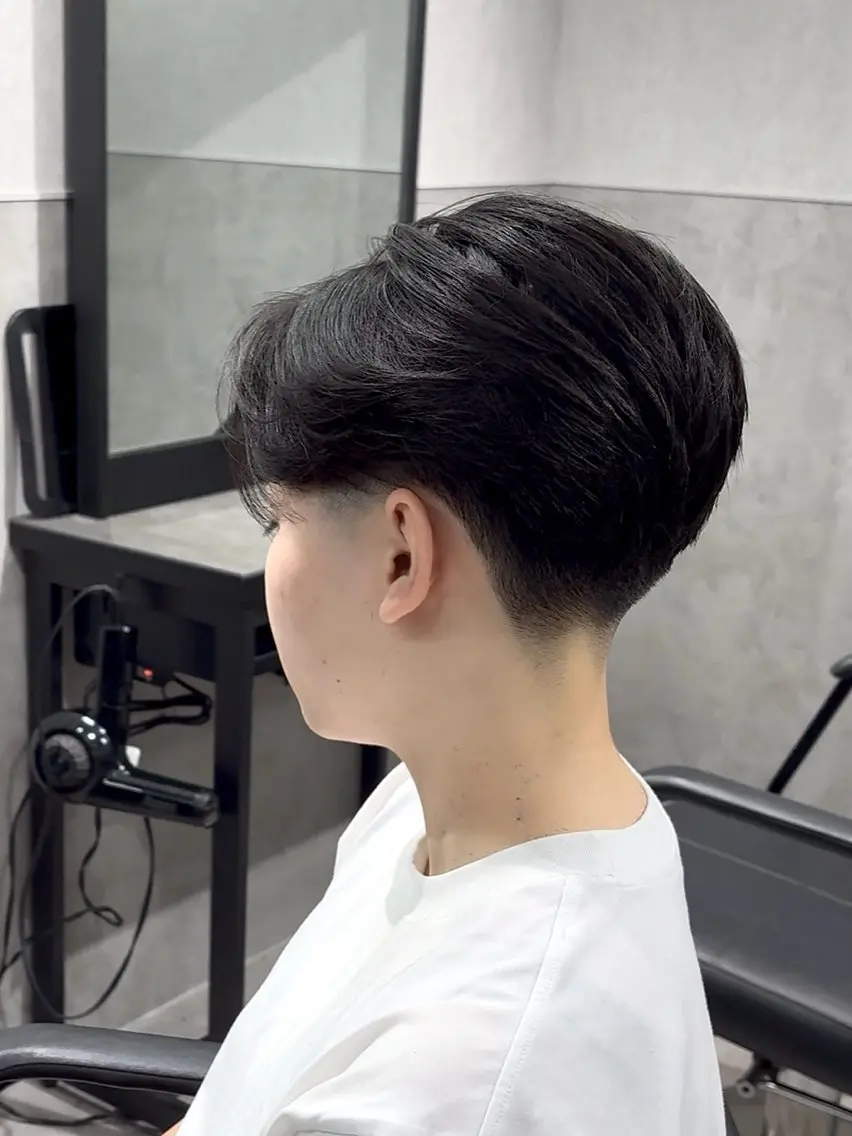 ショート カラー パーマ メンズ カット 【シャドウパーマ センターパート】義心のヘアスタイル