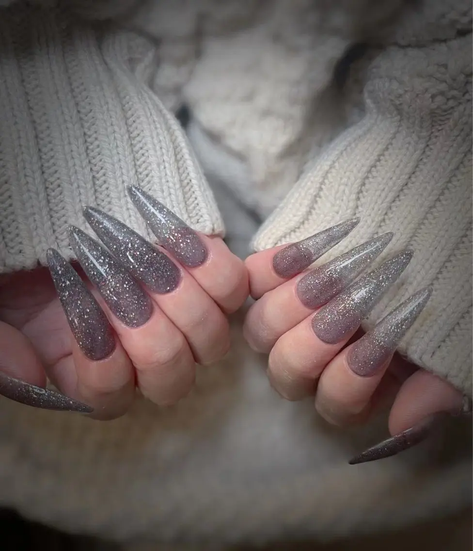 ロング ハンドネイル めぐみのネイルサロン スタッフ練習のネイルデザイン