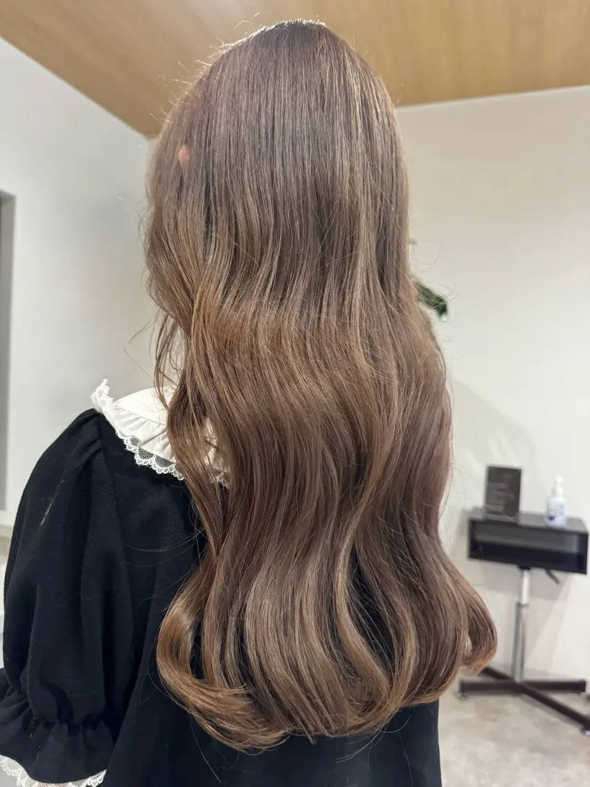 カラー ブリーチ グレージュ ma hiのヘアスタイル