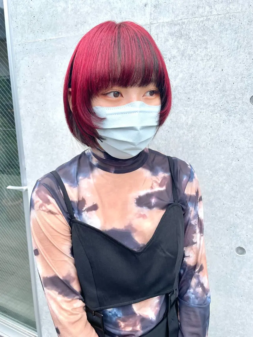 セミロング カラー インナーカラー 推し ブリーチ 髪質改善のヘアスタイル