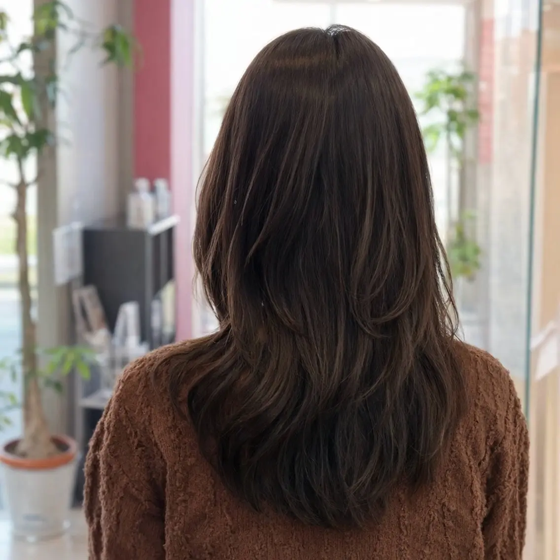 セミロング カット ヘアカラー カットが得意な 美容師 / Yutaのヘアスタイル