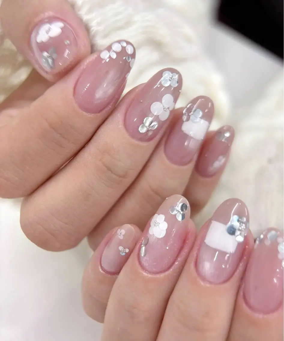 ネイル チークネイル ドット フレンチネイル グラデーション 韓国ネイル ハンドネイル Minette nailrinrinのネイルデザイン