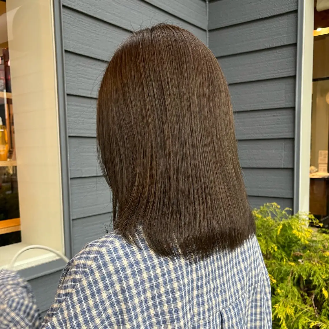 セミロング カラー オリーブカラー カット ヘアカラー シマダ ユウナのヘアスタイル