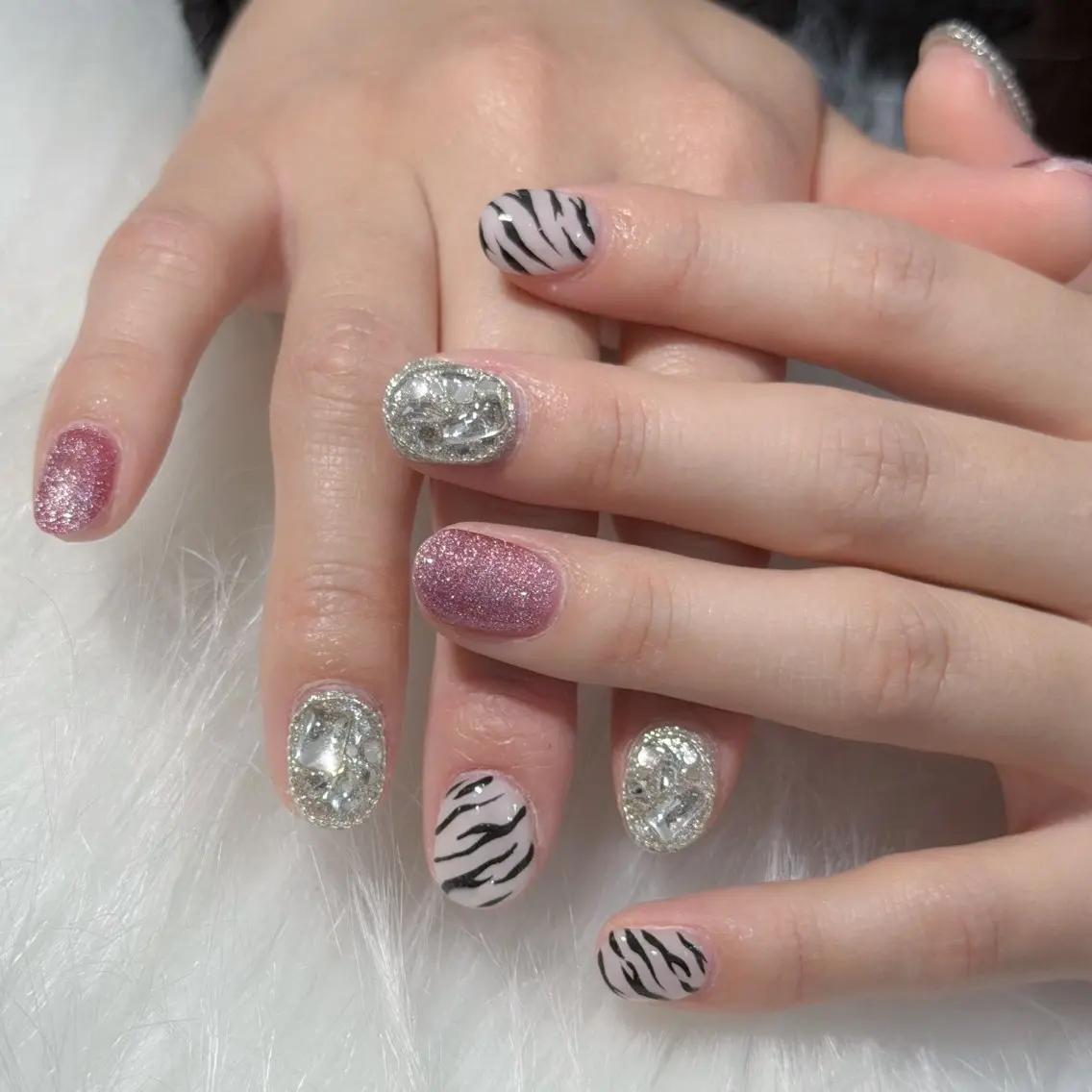 ネイル ハンドネイル フットネイル LAVISH nanamiのネイルデザイン