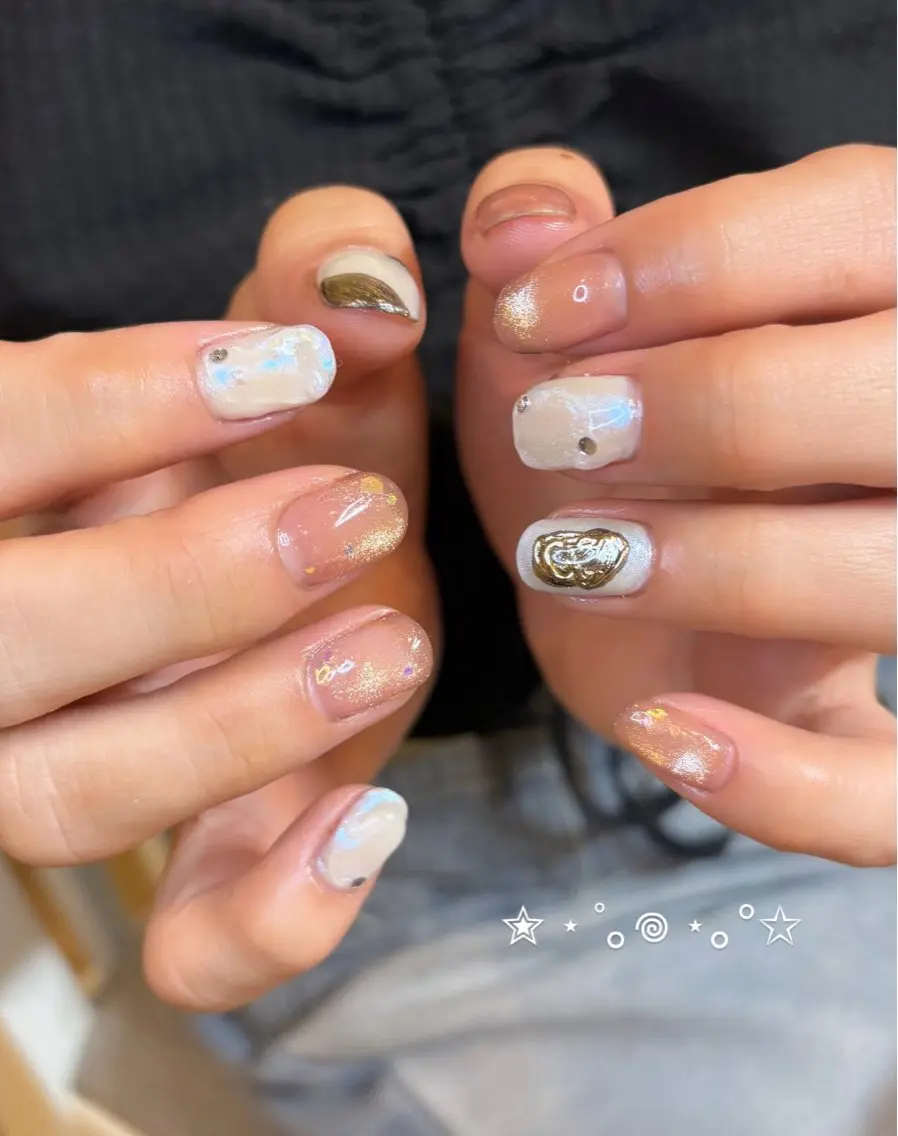 ネイル オーロラネイル キラキラネイル ニュアンスネイル ハンドネイル みぎた かのこのネイルデザイン