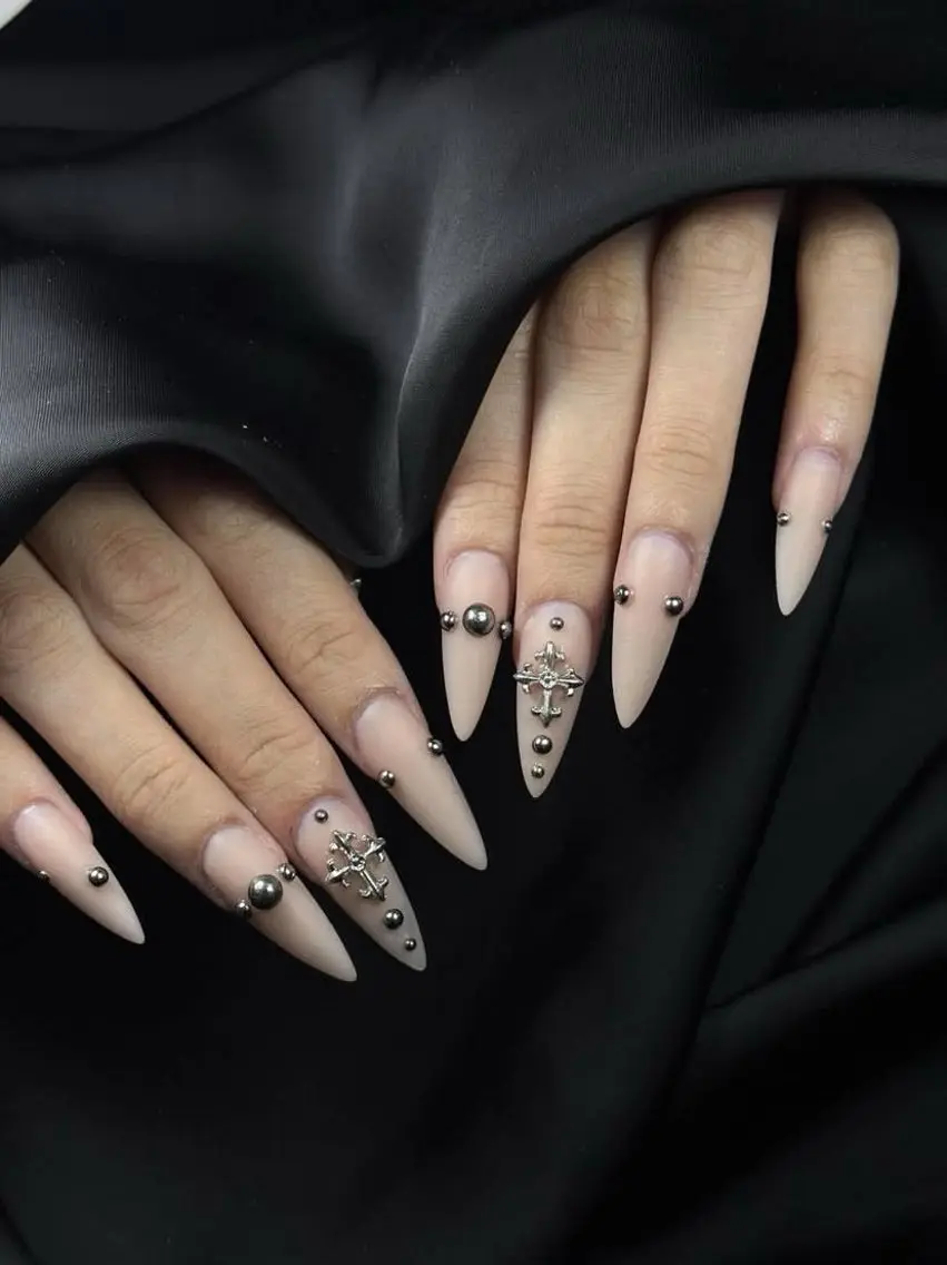 ネイル アートネイル フレンチネイル ジェルネイル キラキラネイル 韓国ネイル ハンドネイル ICE Nailsのネイルデザイン