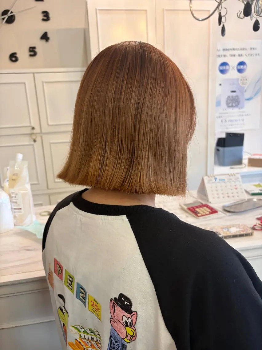 ミディアム 切りっぱなしボブ ボブ カット ヘアカラー トリートメント 秋山 麗奈のヘアスタイル