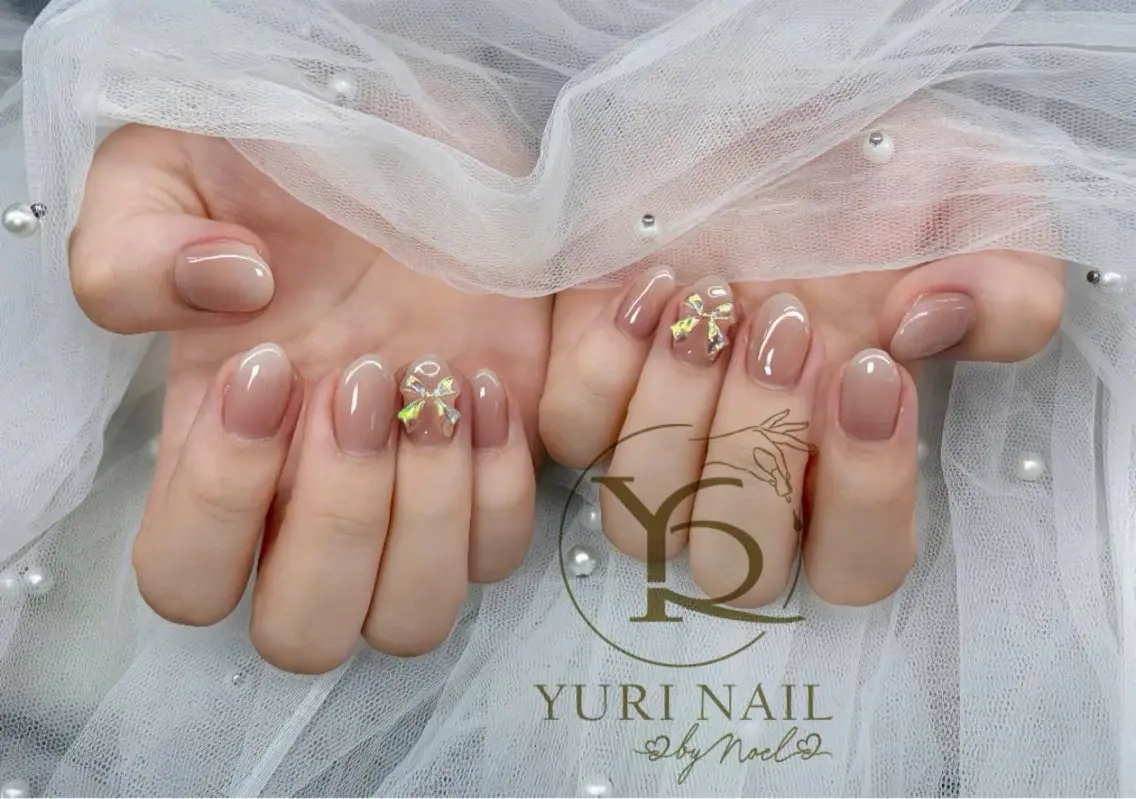 ネイル チークネイル フットネイル グラデーション 韓国ネイル 持ち込み ハンドネイル フットネイル ハンドケア YURI Nail NARITAのネイルデザイン
