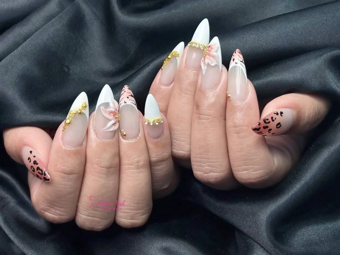 ネイル 桜ネイル 長さ出し フラワーネイル フレンチネイル ジェルネイル ハンドネイル ACon NailSalonのネイルデザイン