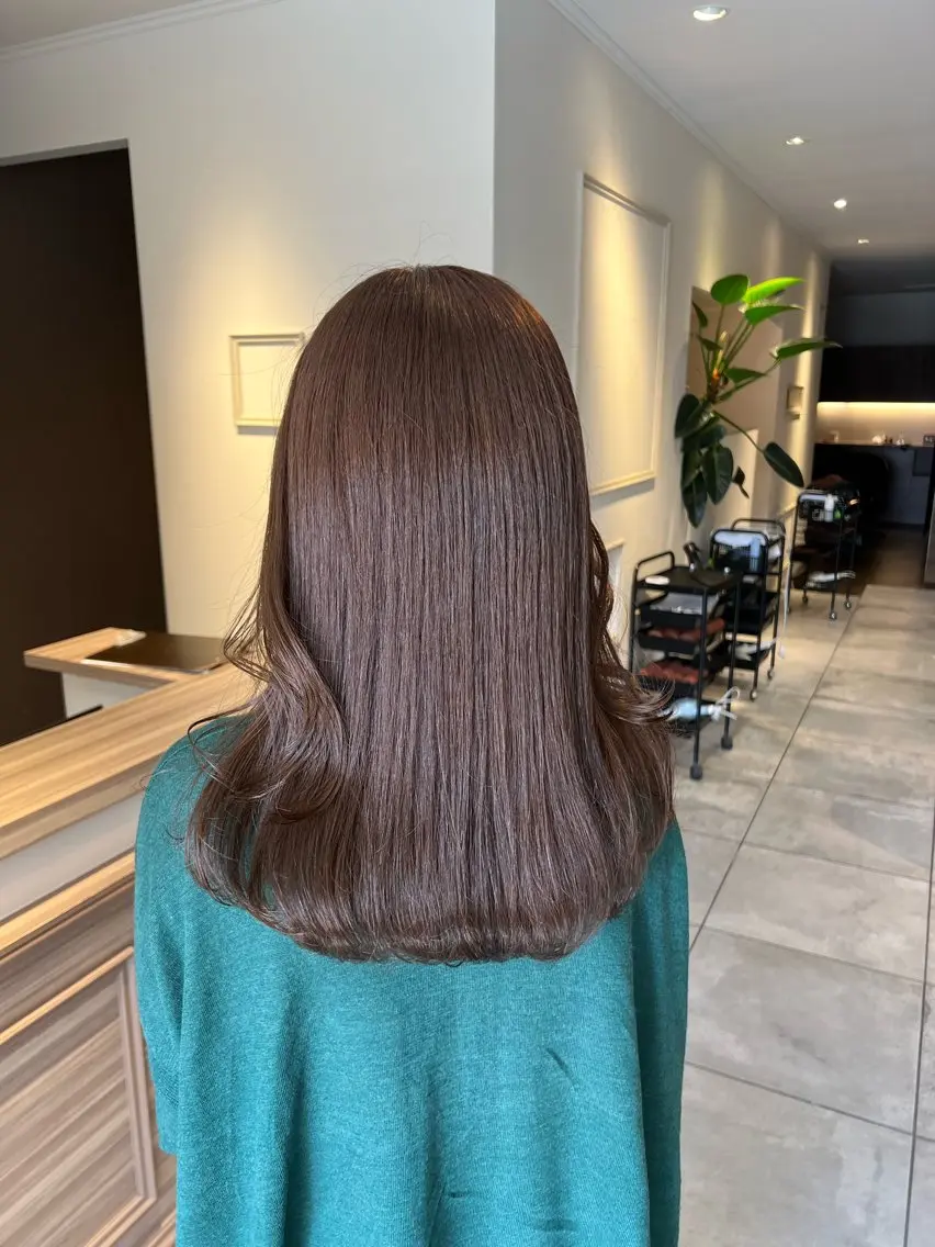 セミロング カラー ブラウンカラー レイヤーカット カット ヘアカラー トリートメント 西村 美羽のヘアスタイル
