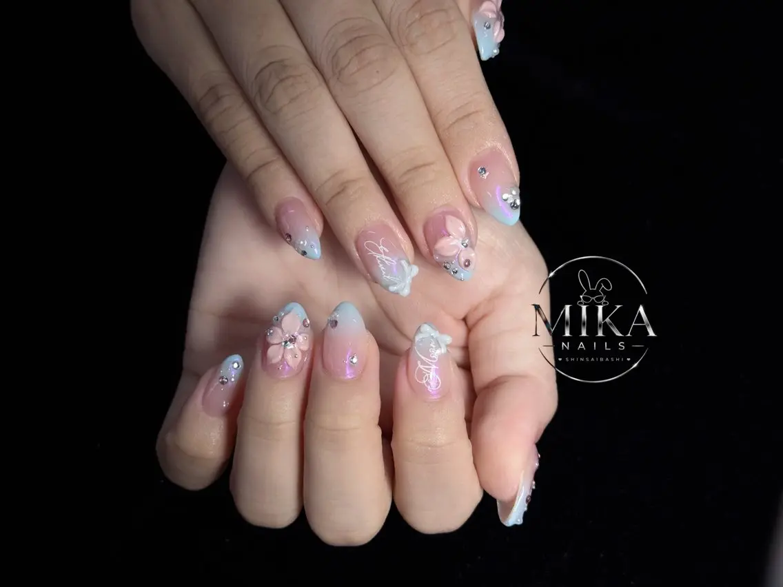 ネイル ガーリー キラキラネイル 韓国ネイル ロングネイル シンプルネイル ハンドネイル 🦊Genie🦊 Mika Nailsのネイルデザイン