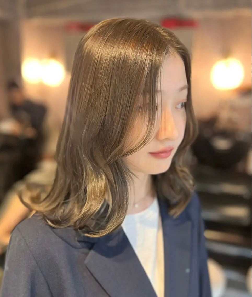 ミディアム カラー ベージュカラー オリーブベージュ カット ヘアカラー 🤍あみ🤍暗髪オリ ーブ特化🌿髪質改善のヘアスタイル