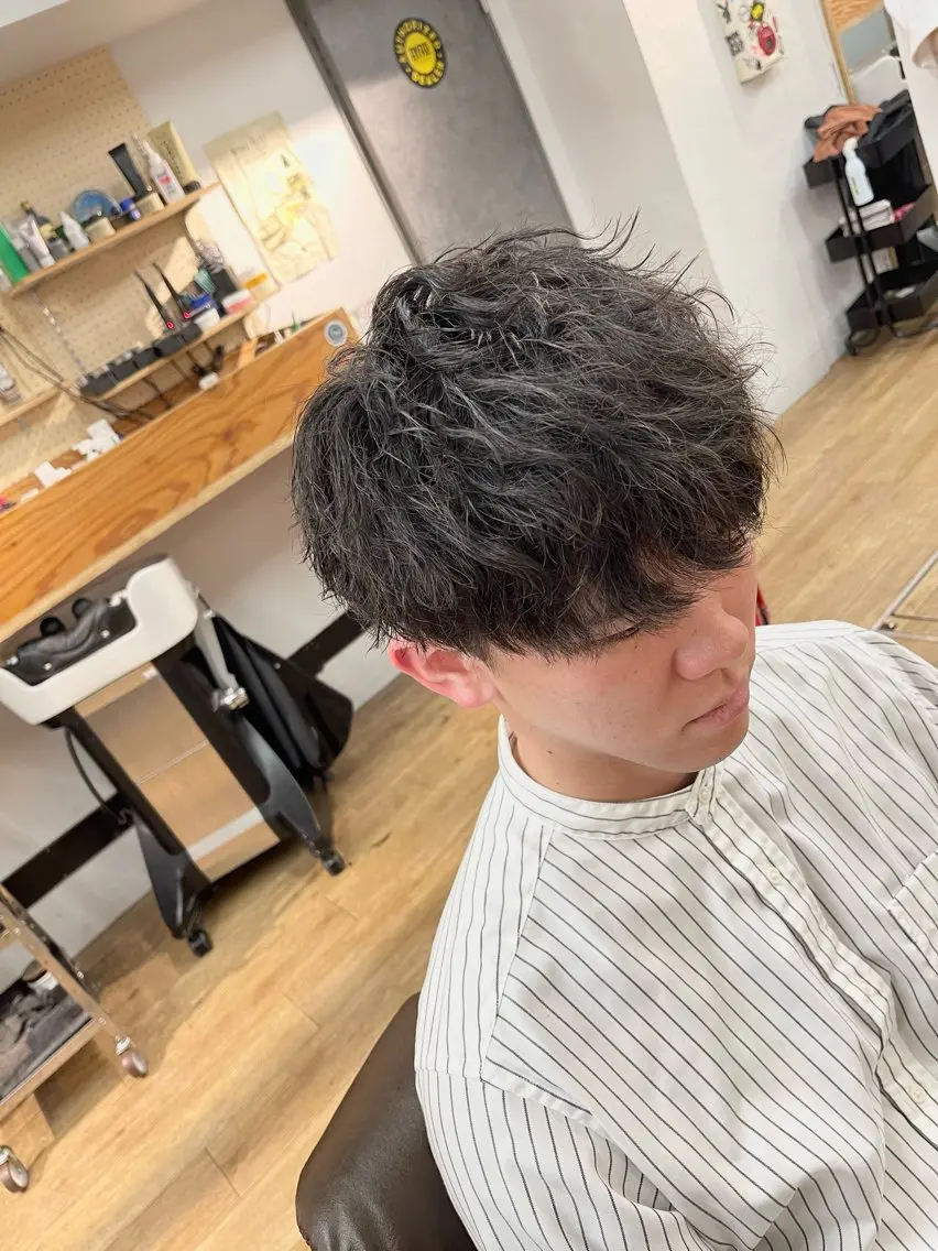 ショート パーマ メンズ カット パーマ 阿部 春道のヘアスタイル