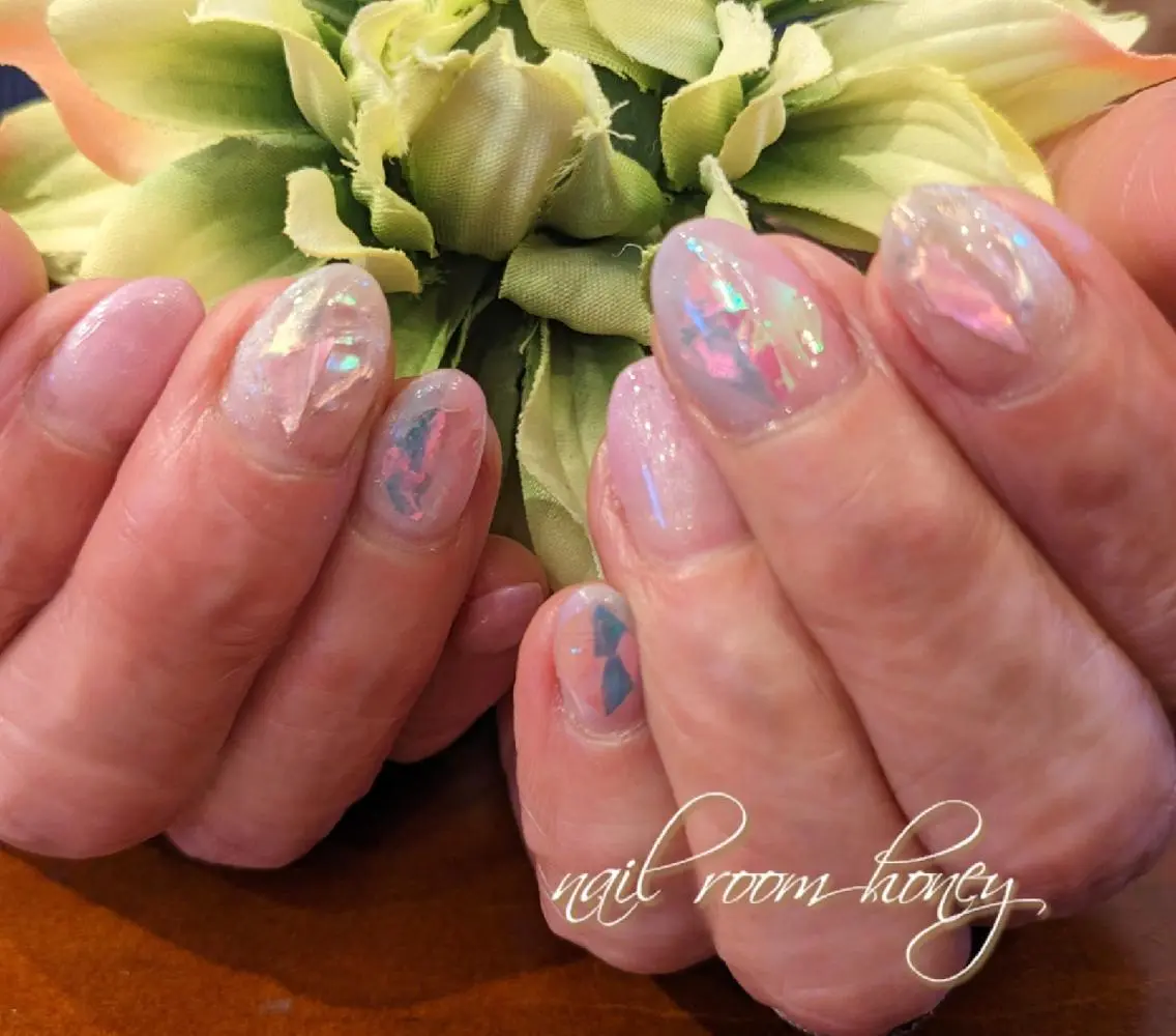 ネイル オーロラネイル キラキラネイル ピンク 春ネイル 夏ネイル nail room  honeyのネイルデザイン