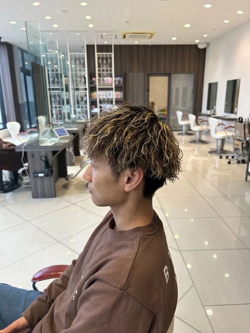 カット＋ツイストパーマ＋メッシュ＋トリートメントの写真