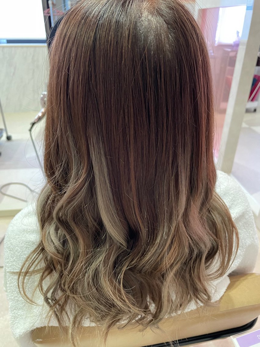 カラー ヘアアレンジ 大山 莉奈のヘアスタイル