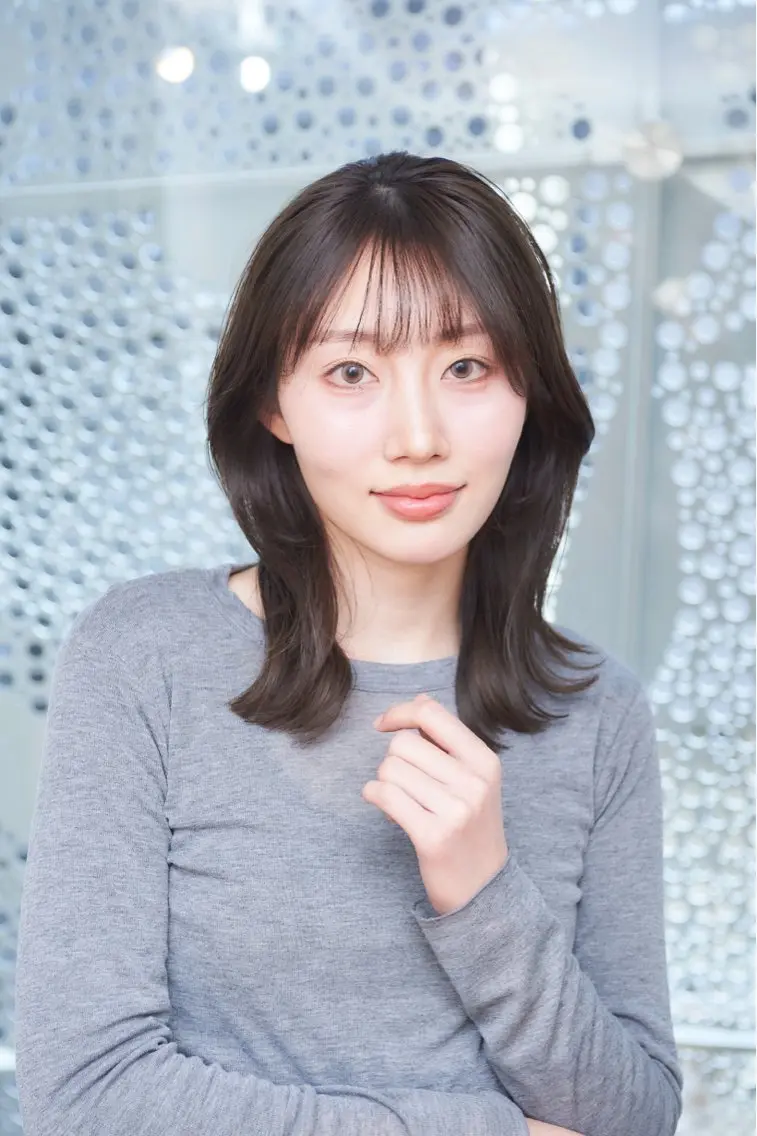 ミディアム ヘアアレンジ 外ハネヘア 中嶋偲月🌙 艶カラー/縮毛矯正のヘアスタイル