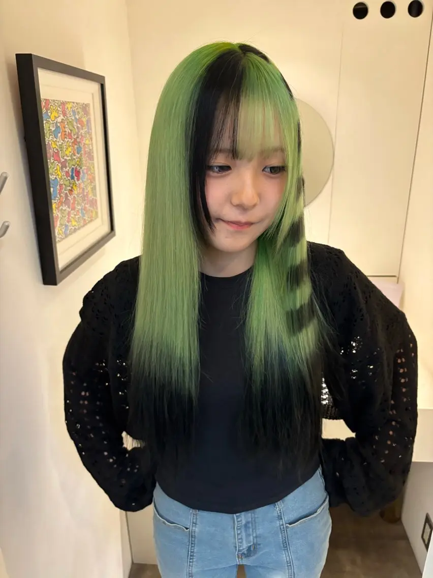 ロング ヘアカラー 🍄Kurumi🍄 visionのヘアスタイル