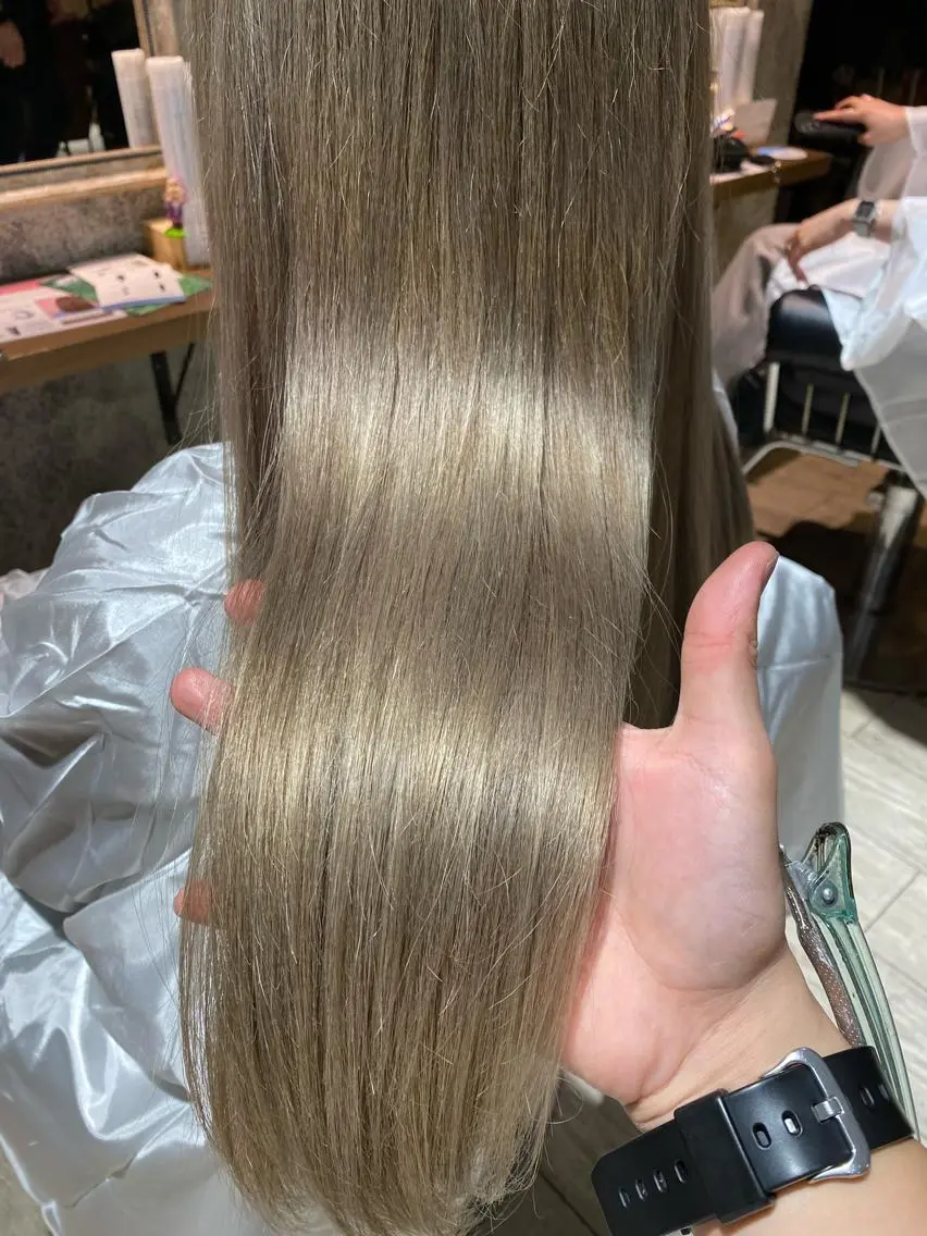 目指せハイトーン！ブリーチオンカラー＋内部補修トリートメント✨の写真