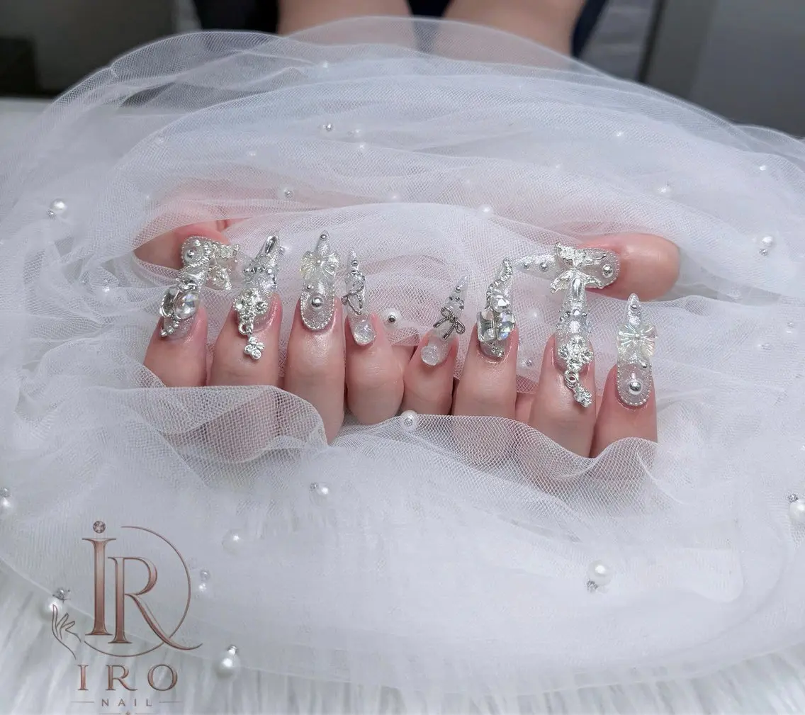 ネイル ハンドネイル IRO Nail Studioのネイルデザイン