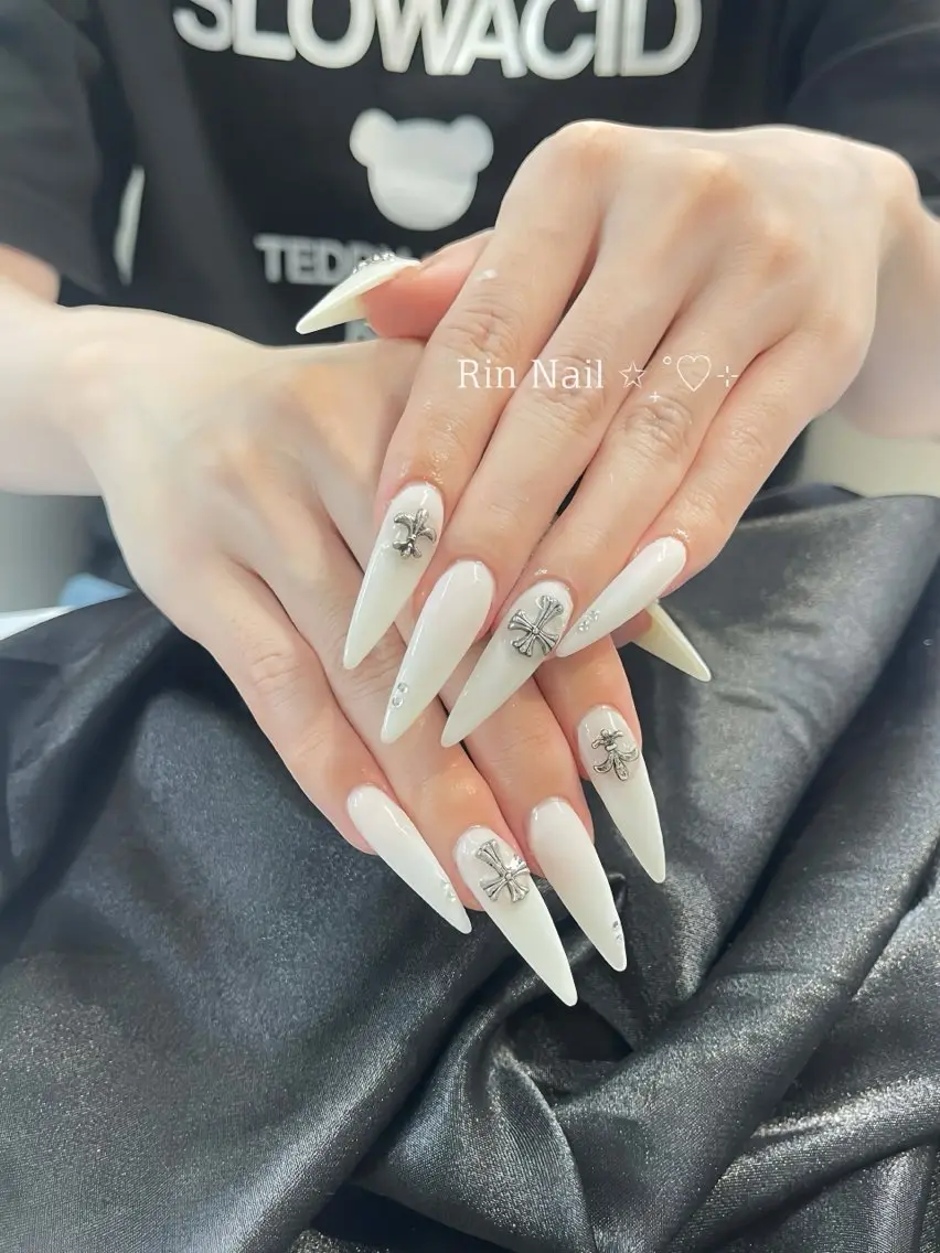 ネイル アートネイル チークネイル ジェルネイル ロングネイル マグネットネイル ハンドネイル Rin Nail 新大久保店のネイルデザイン