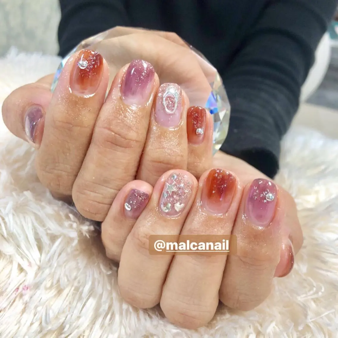 ミディアム カラー パーマ ヘアアレンジ キッズ ネイル マツエク・マツパ ハンドネイル 荒木 莉奈のネイルデザイン