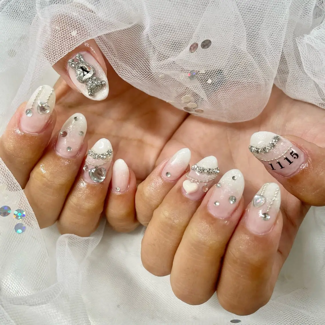 ネイル ホワイト ハンドネイル 🎀AYAKO 🎀中韓ネイルのネイルデザイン