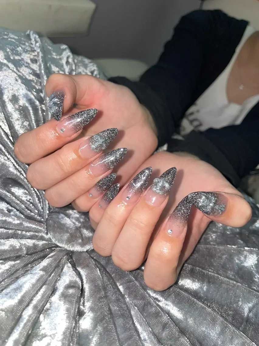 ネイル ハンドネイル Mumu眉毛,ネイル モデル募集中🪄のネイルデザイン