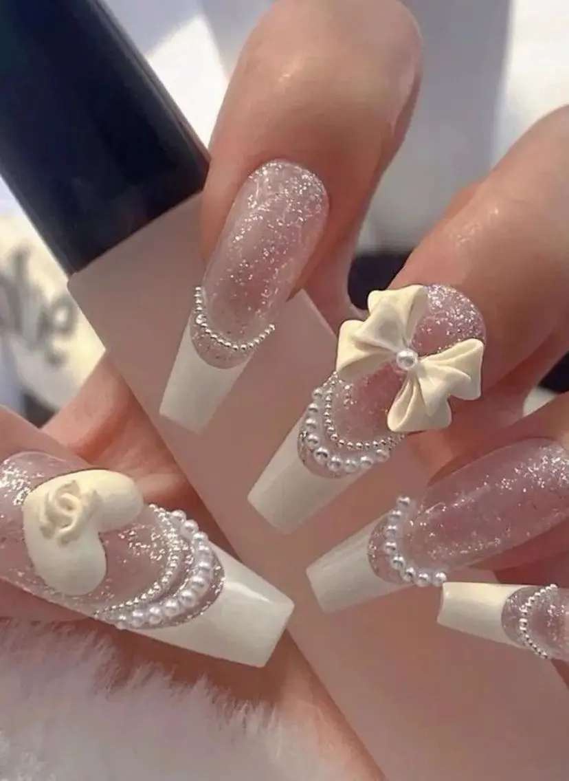 ネイル キラキラネイル 韓国ネイル ロングネイル ワンカラーネイル ワンホンネイル ハンドネイル Rina Nail.Blingのネイルデザイン