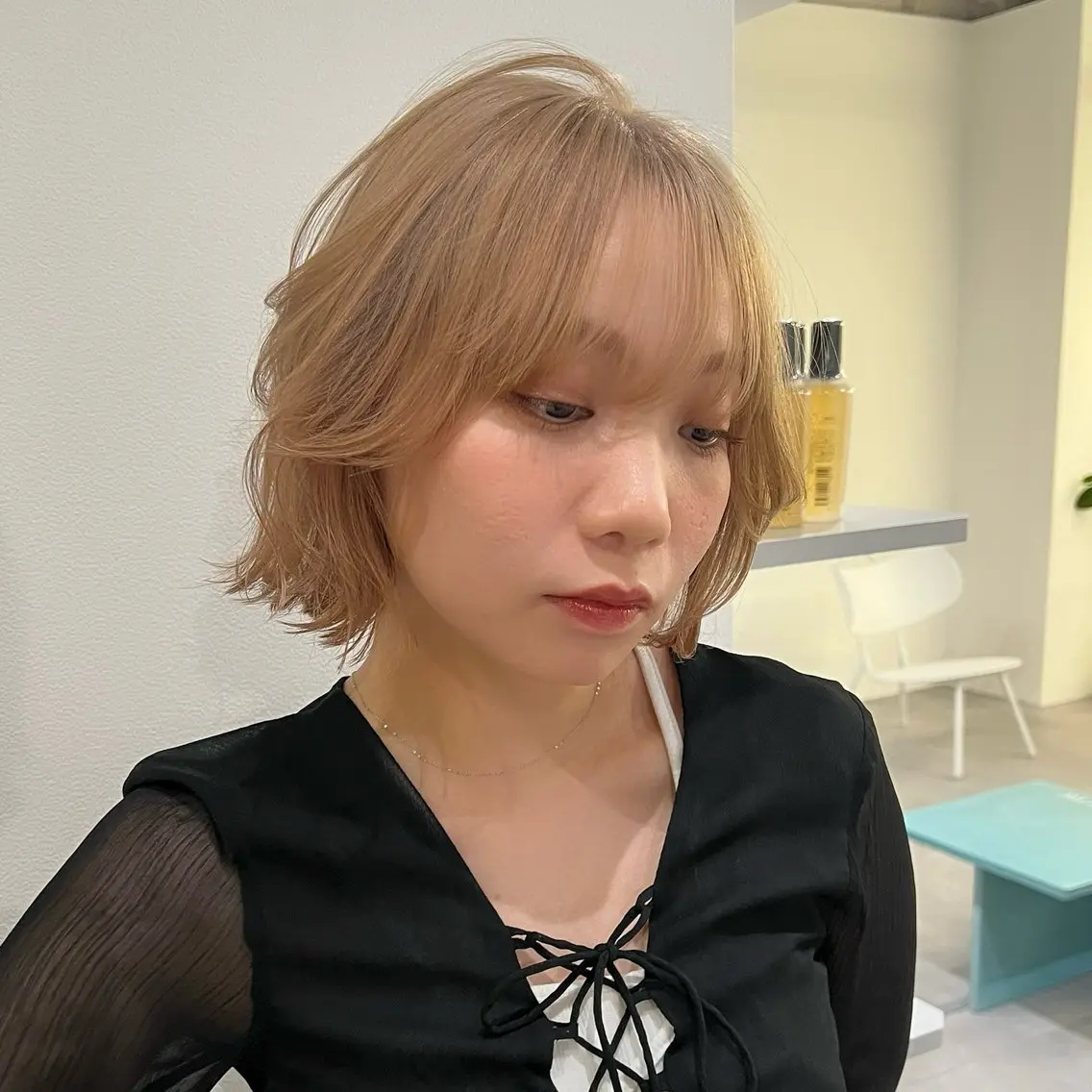 ミディアム カラー ボブレイヤー ベージュカラー ハイトーンカラー ハイトーンベージュ ボブ ナチュラルヘア/ 似合わせ/三宅 昌太のヘアスタイル