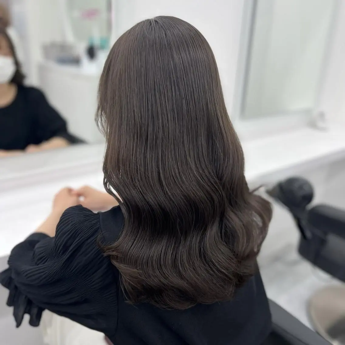 カラー セミロング 垢抜け暗髪ヘアー 🕯️横浜のヘアスタイル