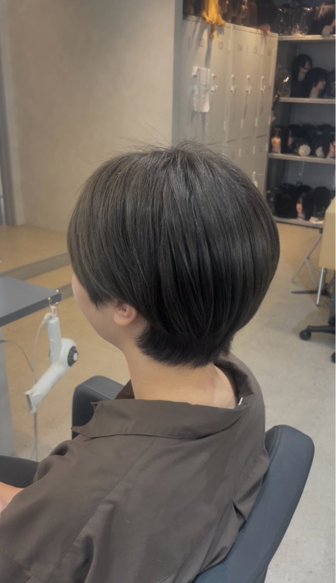 ショート カラー グレージュ オリーブグレージュ オリーブグレー nana🎀/ 縮毛/ヘアカラー💖のヘアスタイル