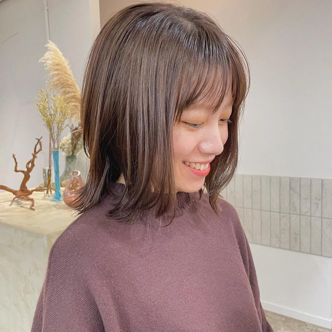 ミディアム レイヤーカット 外ハネヘア スギヤマ ショウゴのヘアスタイル
