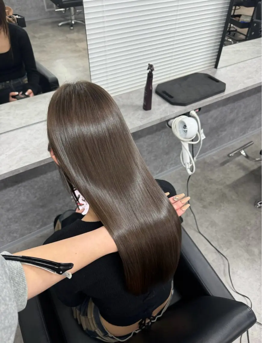 【カラーと縮毛同時にやりたい方向け👀】艶々縮毛矯正➕ヘアカラー🫧の写真