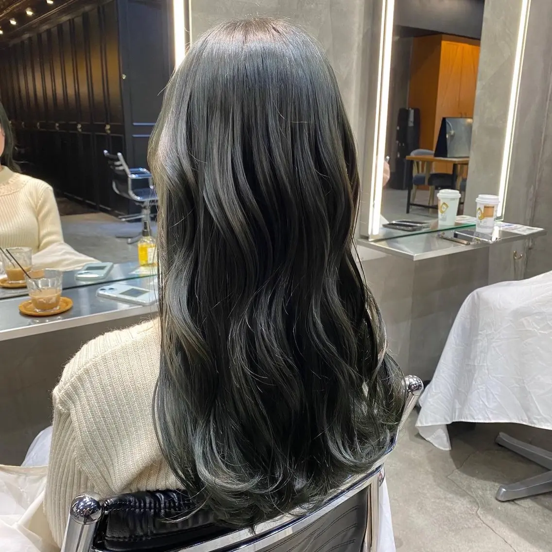 セミロング カラー ベージュカラー ブリーチ ダブルカラー ブリーチなしカラー オリーブベージュ カット ヘアカラー 透明感カラー🌿 グレージュ🐺陽介のヘアスタイル