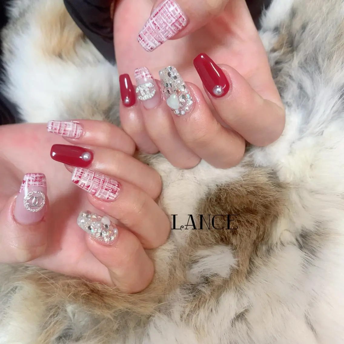 ミディアム ネイル オーロラネイル フレンチネイル キラキラネイル マグネットネイル ワンホンネイル Lance nailのネイルデザイン