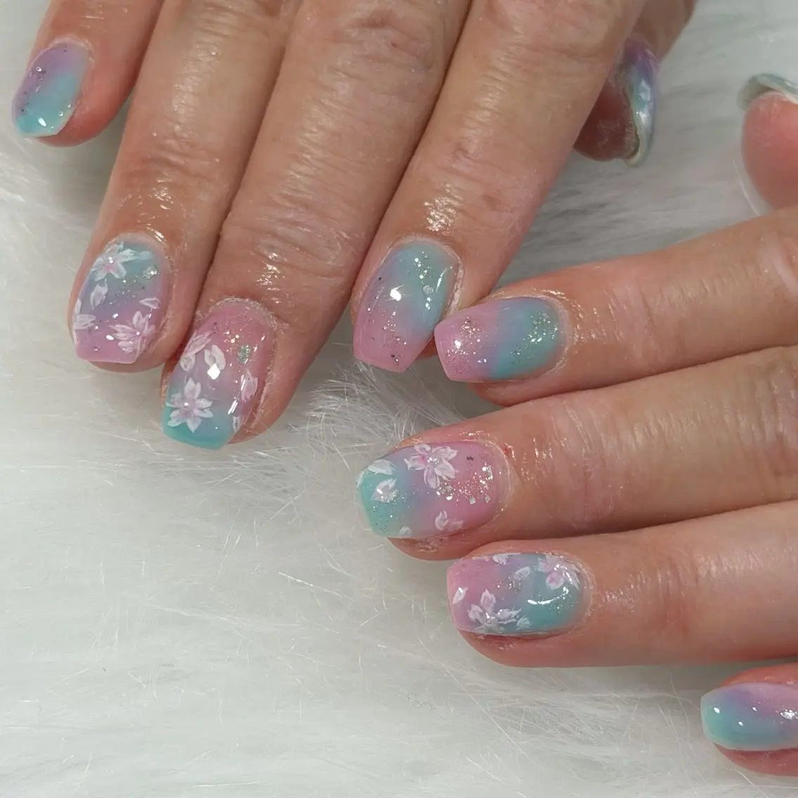 ネイル ハンドネイル フットネイル LAVISH nanamiのネイルデザイン