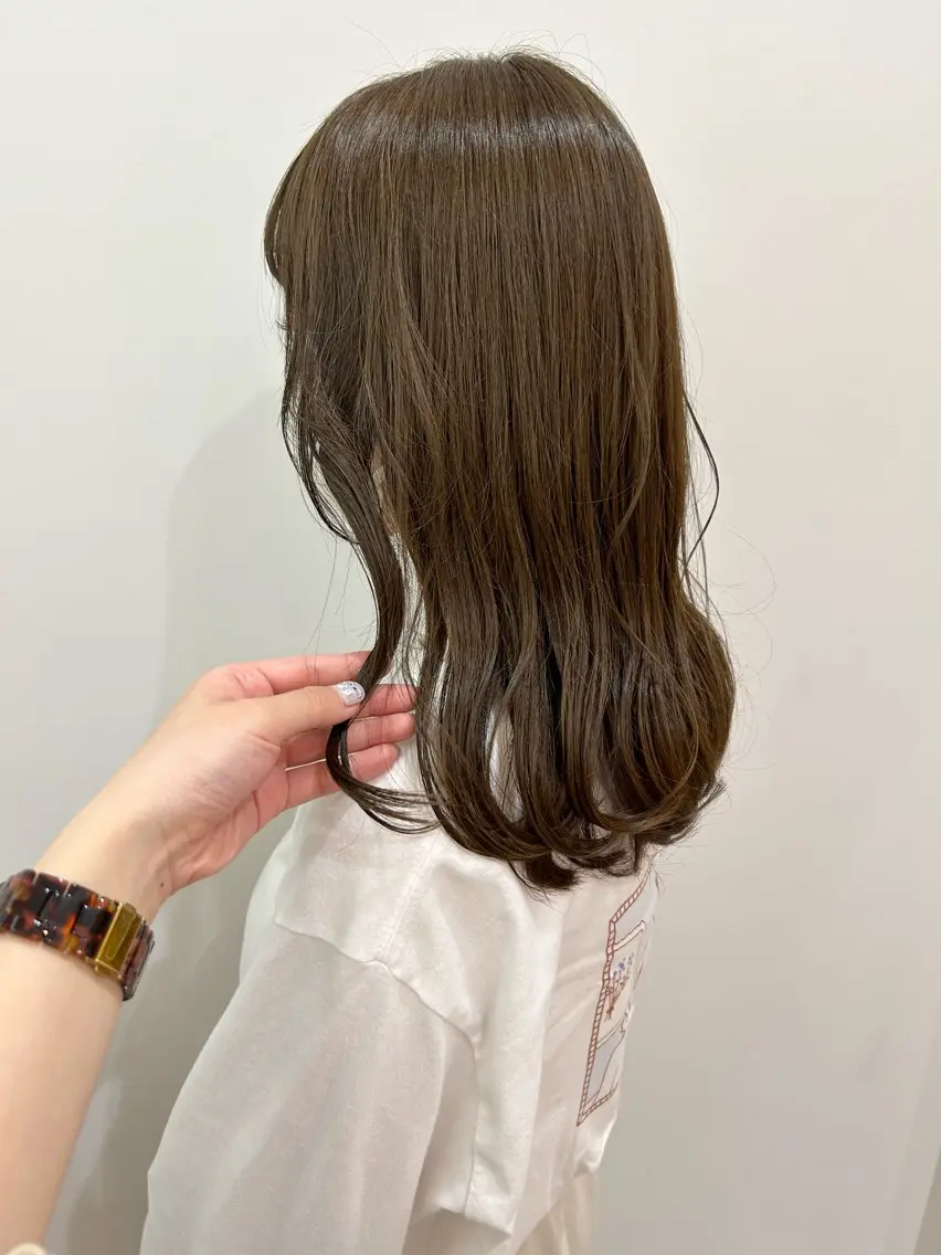 ミディアム カラー ベージュカラー オリーブベージュ カット ヘアカラー トリートメント 髪質改善/レイヤー/ お顔まわり/Ami.のヘアスタイル