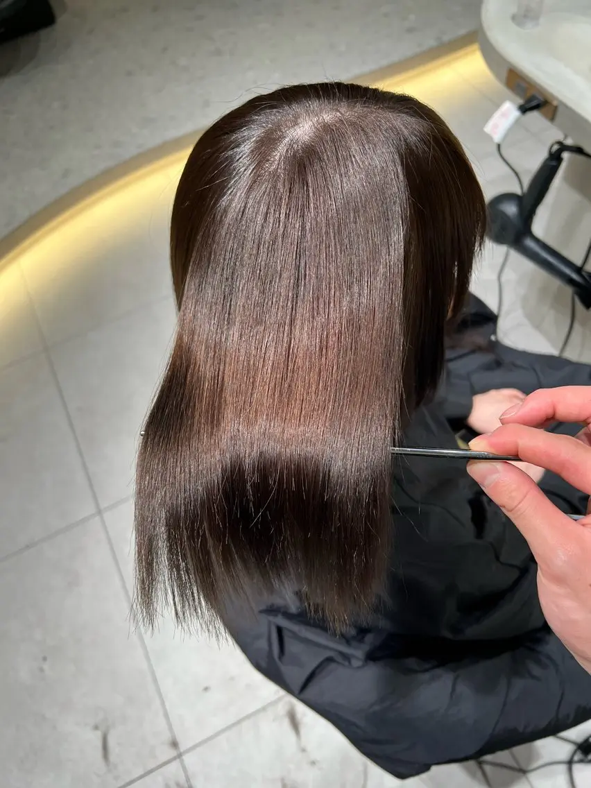 セミロング カラー ブリーチ 縮毛矯正 カット ヘアカラー 縮毛矯正 福岡縮毛矯正✨️ ストレート 向井和輝のヘアスタイル