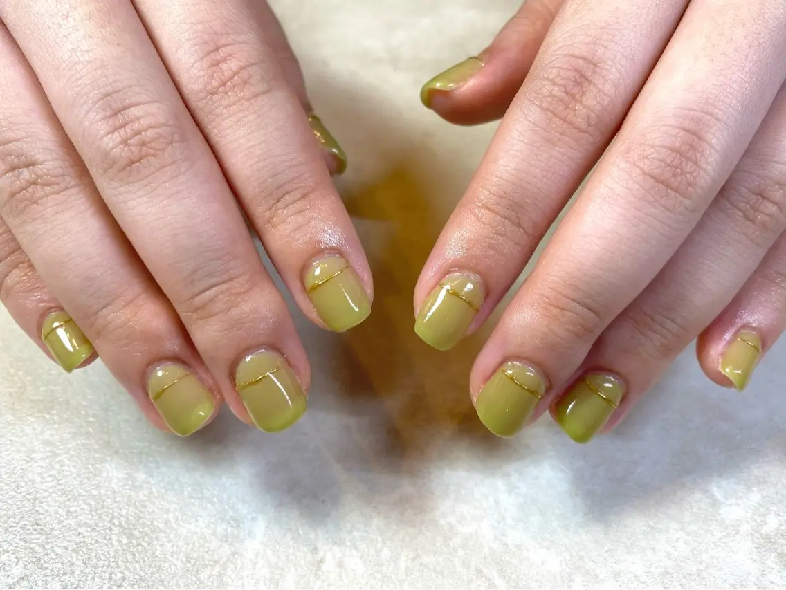 ネイル ミラーネイル Nail R 🌸Nonのネイルデザイン