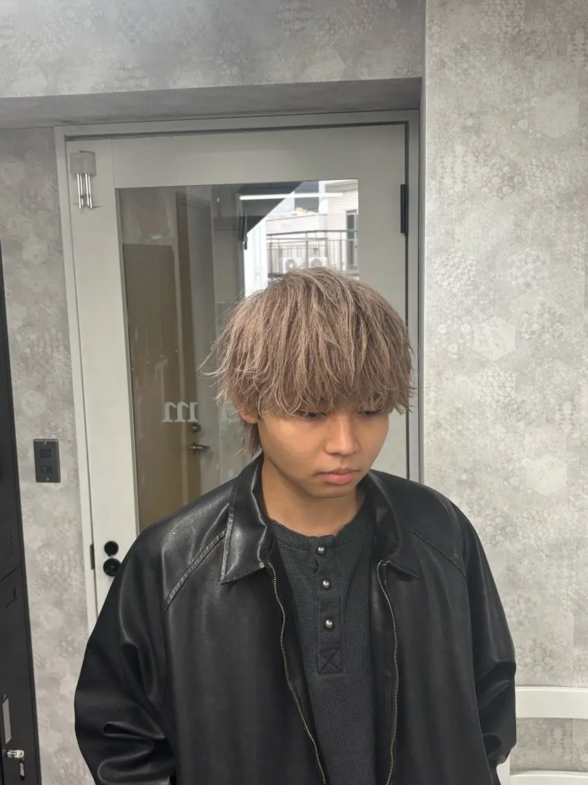 カラー メンズハイトーン 北斗💍レイヤーのヘアスタイル