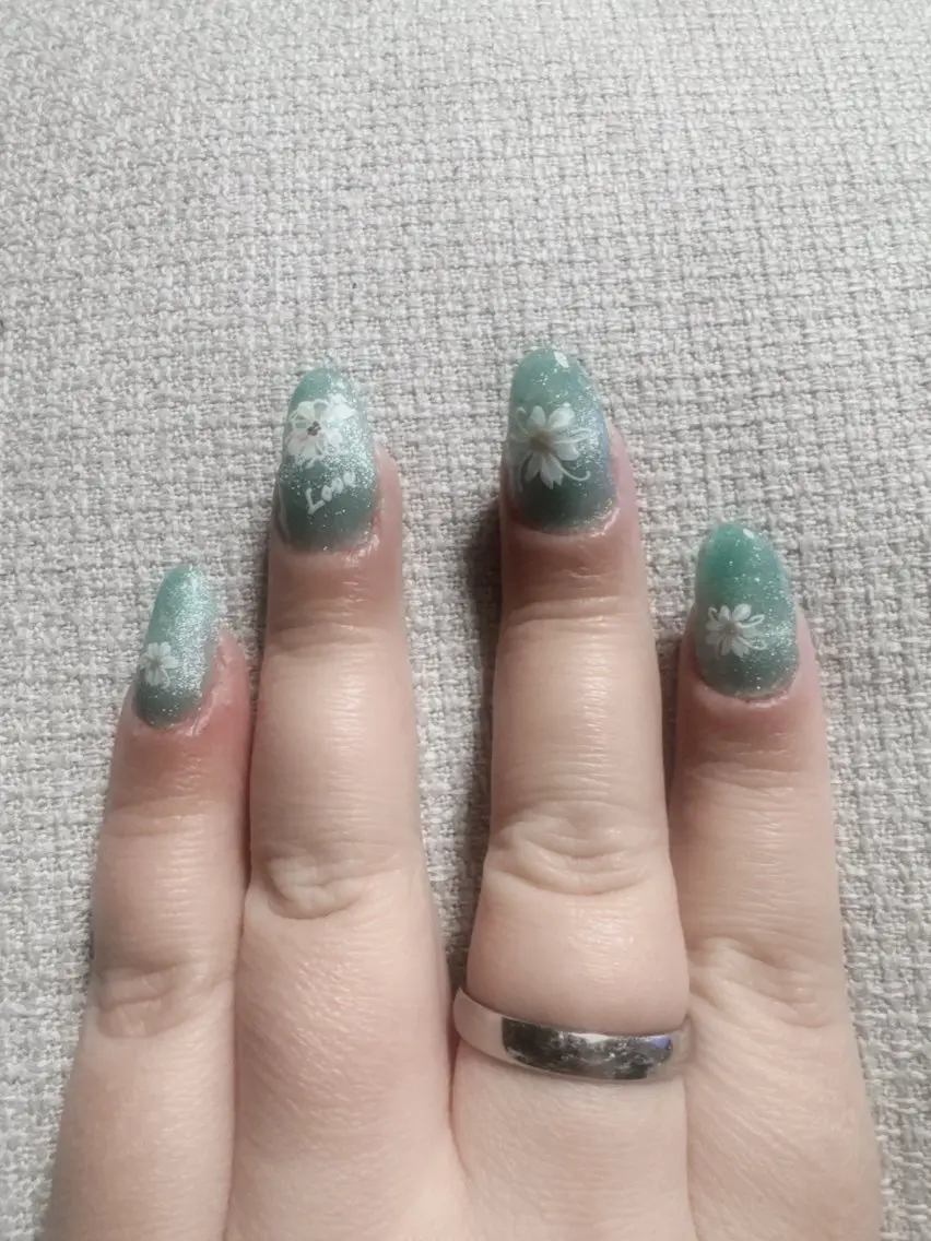 ネイル 春ネイル Glitter Nailのネイルデザイン