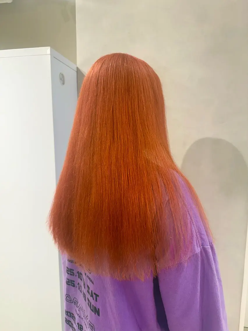 ロング カラー ブリーチ オレンジ オレンジピンク ピンクカラー カット ヘアカラー ハイトーン/うる艶 🤍カラー Mioのヘアスタイル