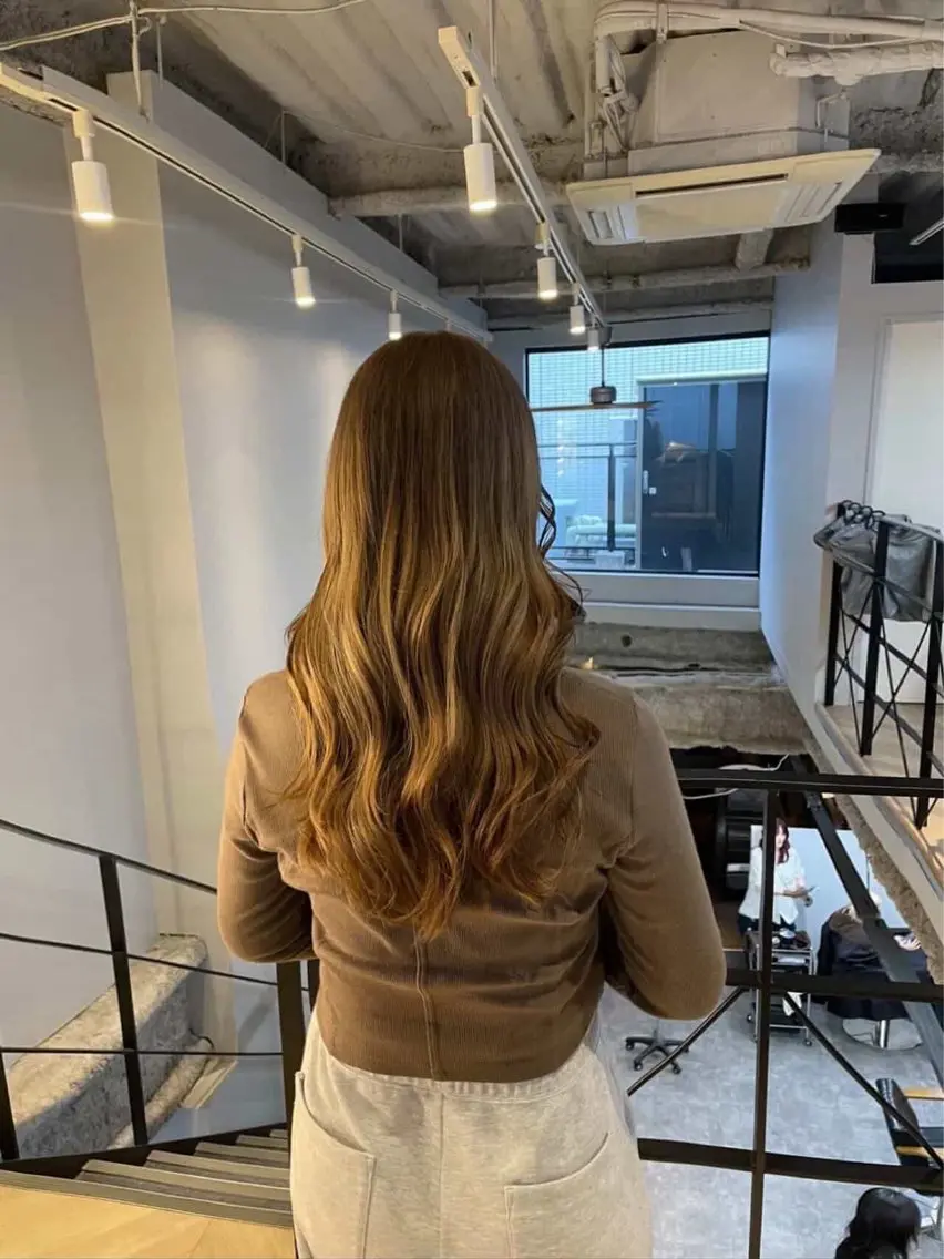 ロング カラー ベージュカラー ブリーチ ダブルカラー ブリーチなしカラー オリーブベージュ ヘアカラー RIKO / ICI 鶴舞/透明感カラー/のヘアスタイル